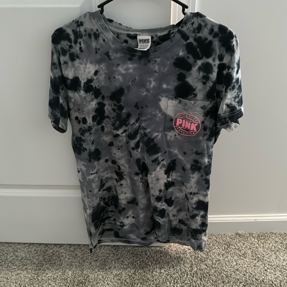 Victoria’s Secret PINK T-shirt